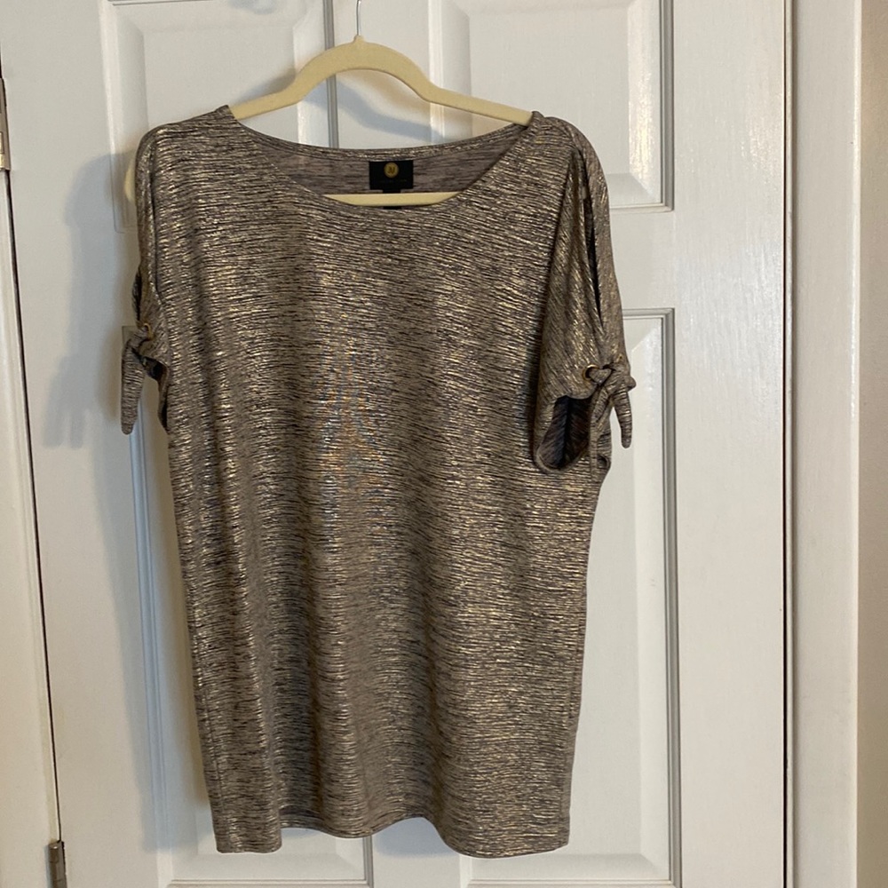 Blouse - shimmer with detailed sleeve